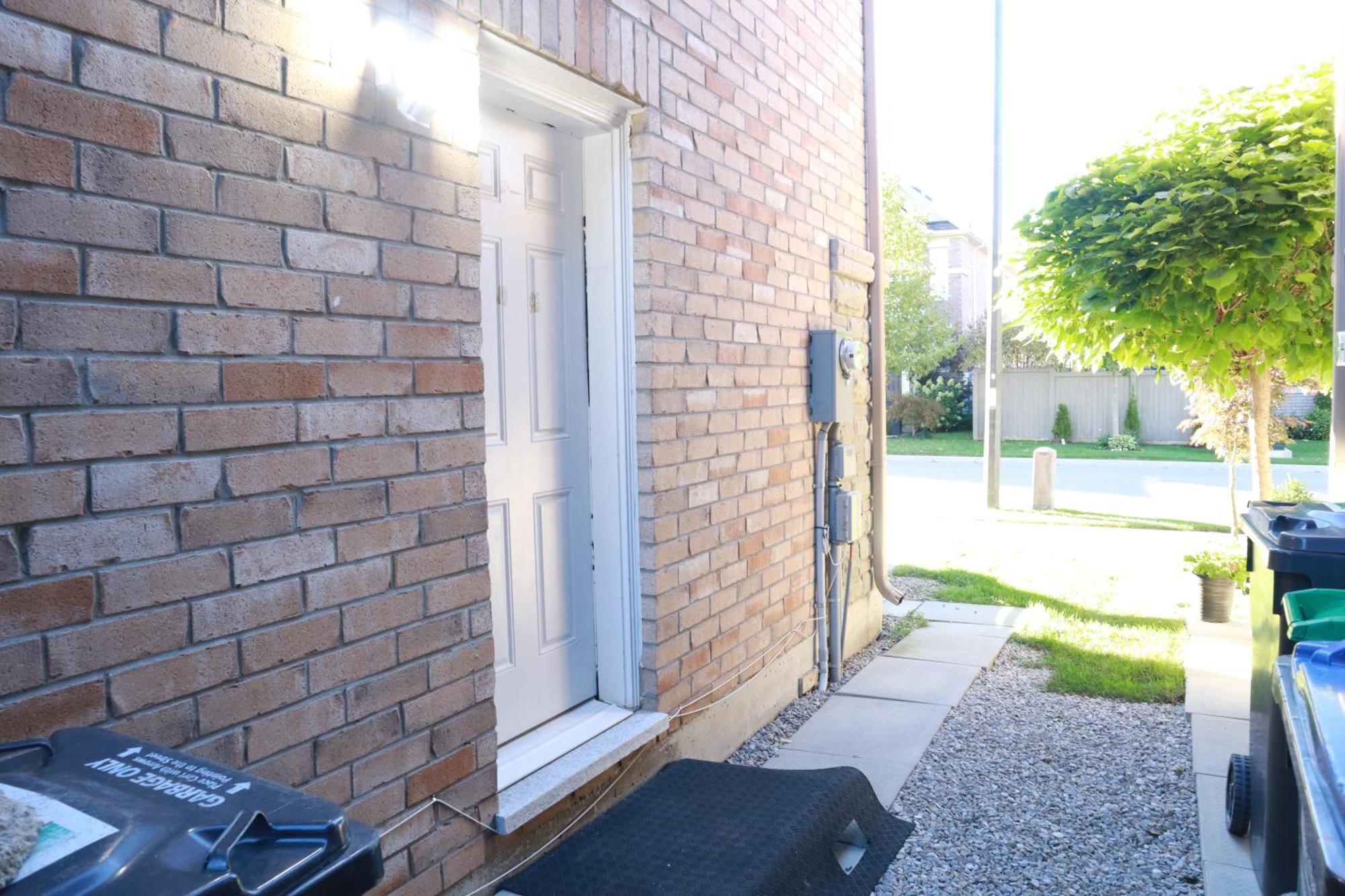 Stunning Furnished 2Bedroom/2Washroom Apartment Brampton Exterior foto