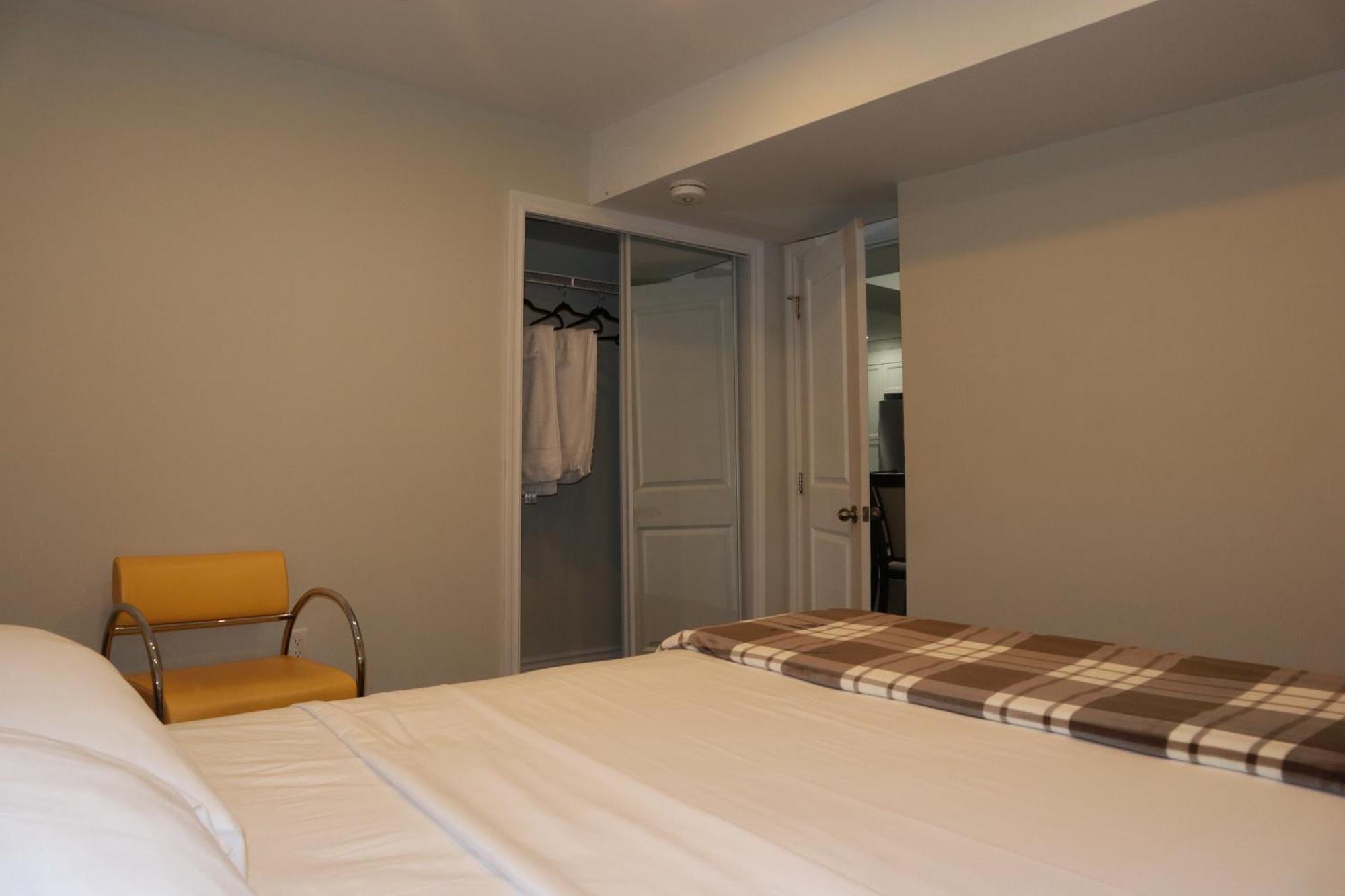 Stunning Furnished 2Bedroom/2Washroom Apartment Brampton Exterior foto