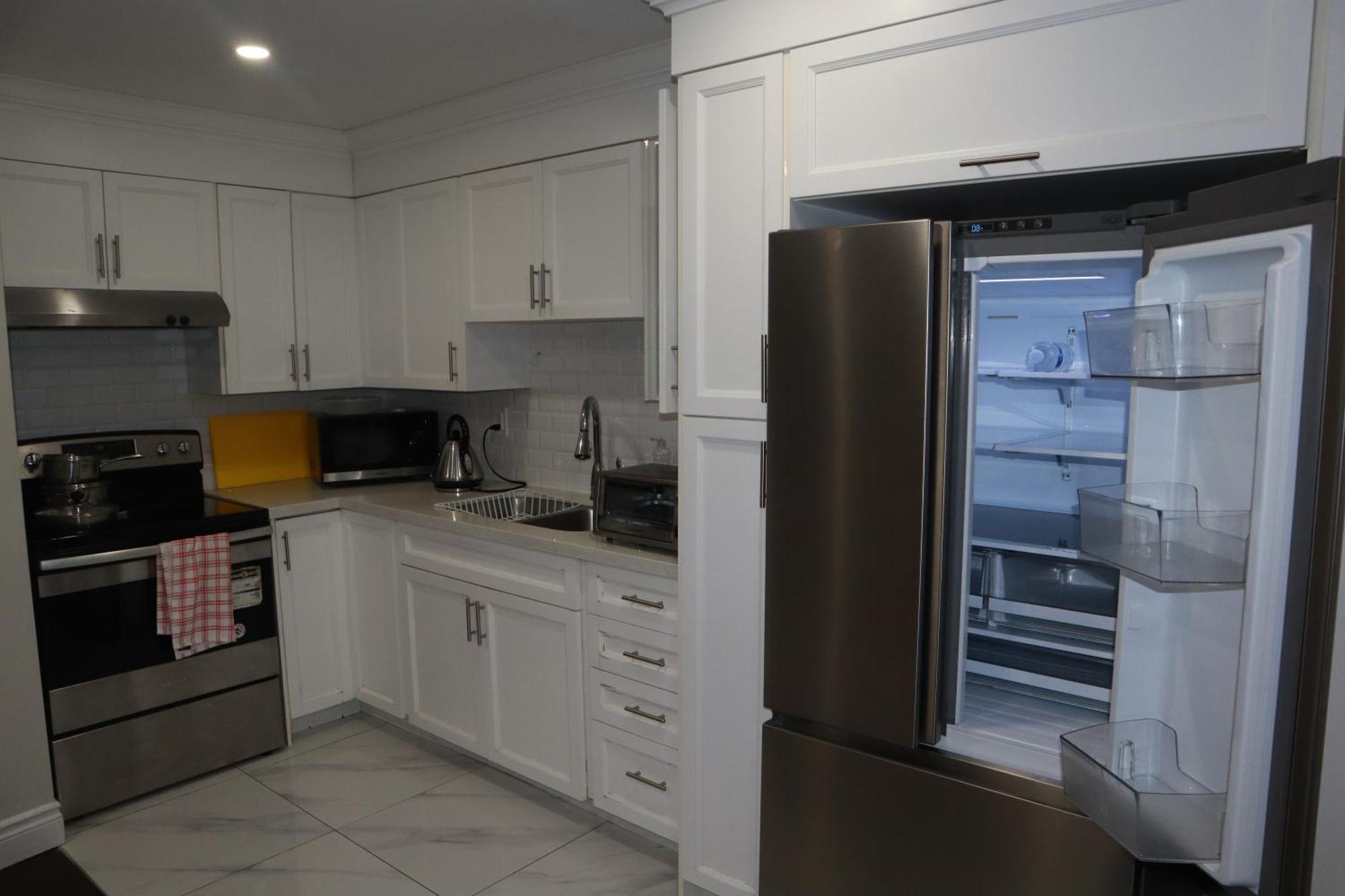 Stunning Furnished 2Bedroom/2Washroom Apartment Brampton Exterior foto