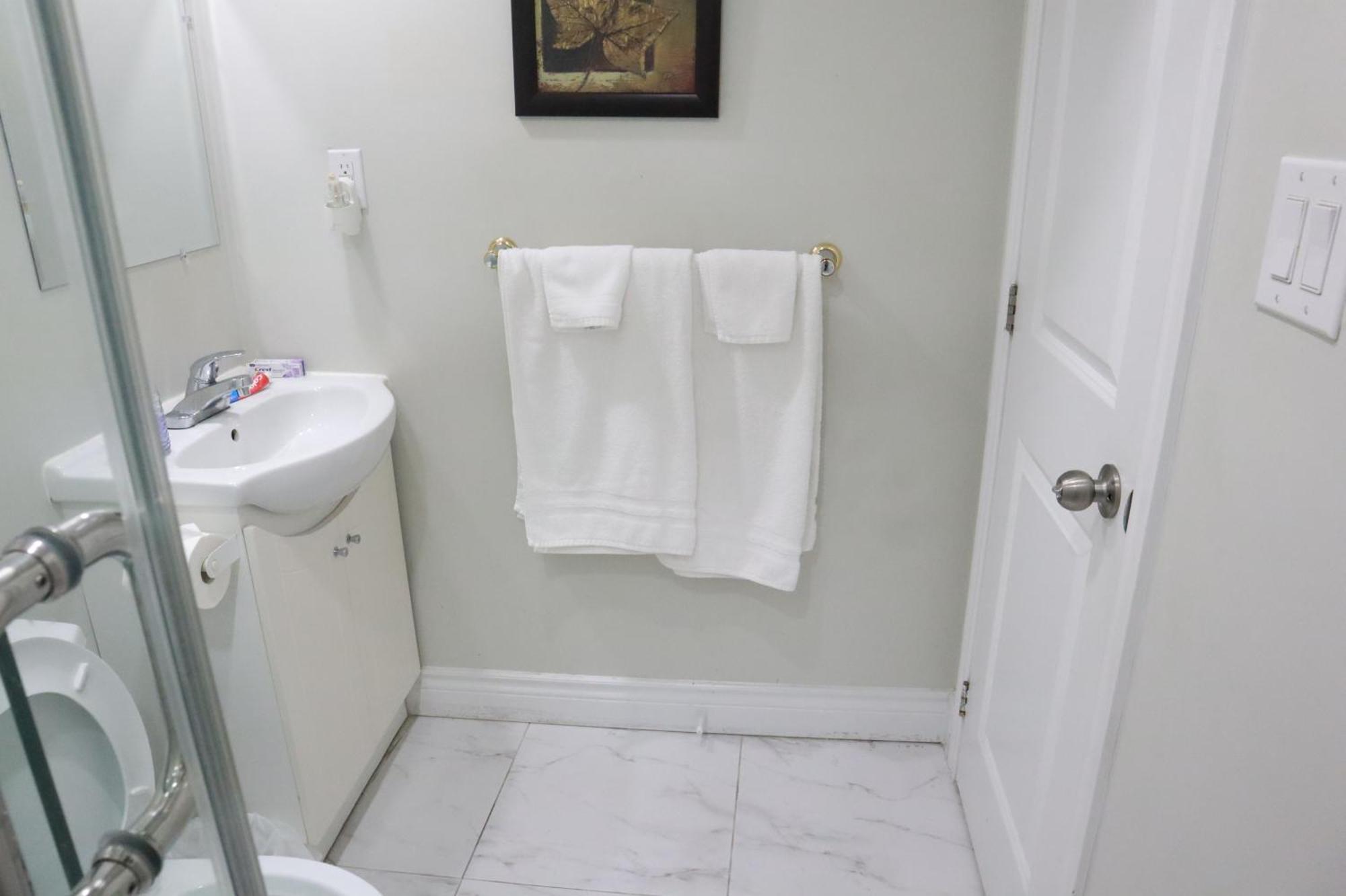 Stunning Furnished 2Bedroom/2Washroom Apartment Brampton Exterior foto